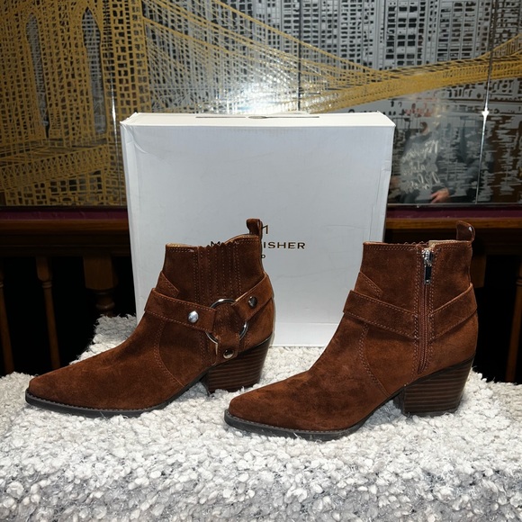 Marc Fisher LTD Bootie worn once for a boutique shoot - Picture 5 of 10